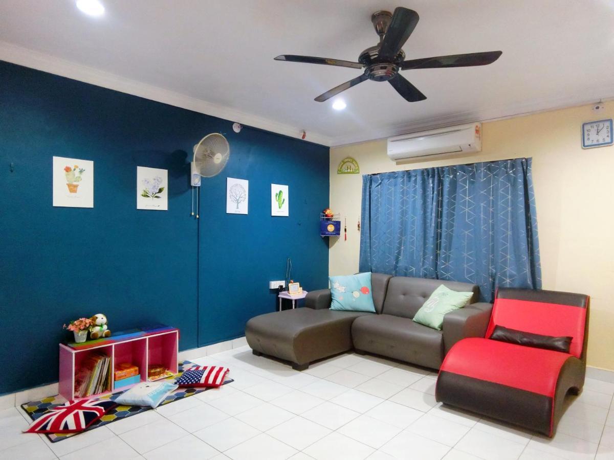 Little Family Homestay Малакка Экстерьер фото